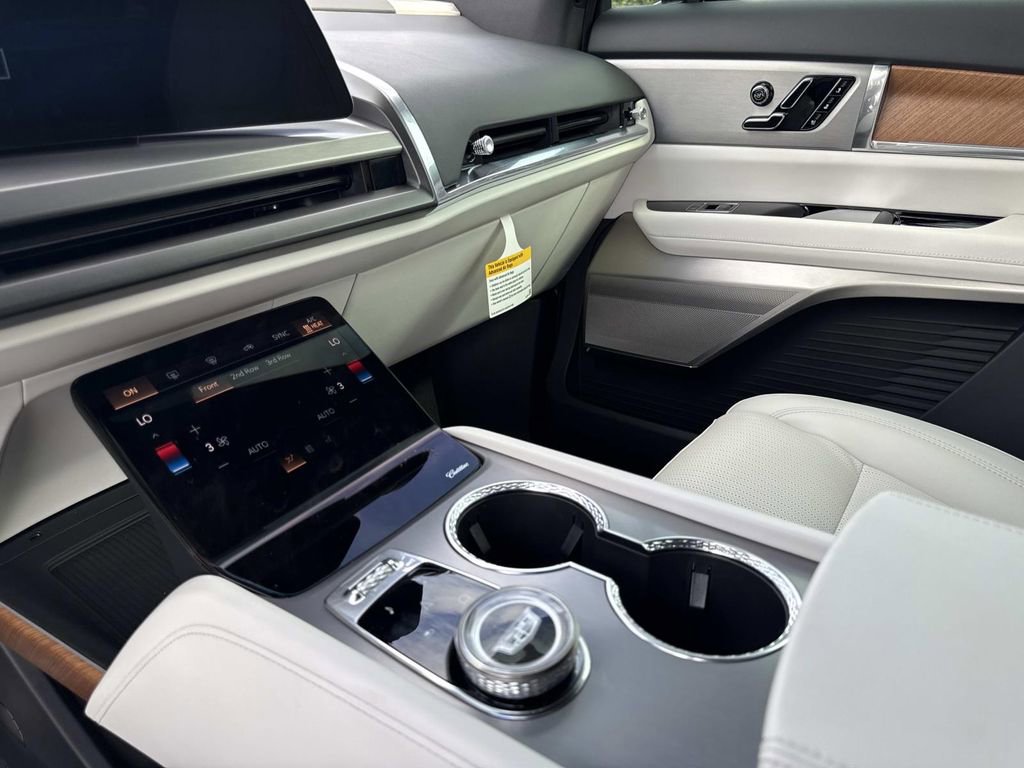 New 2026 Cadillac Vistiq Sport image 26