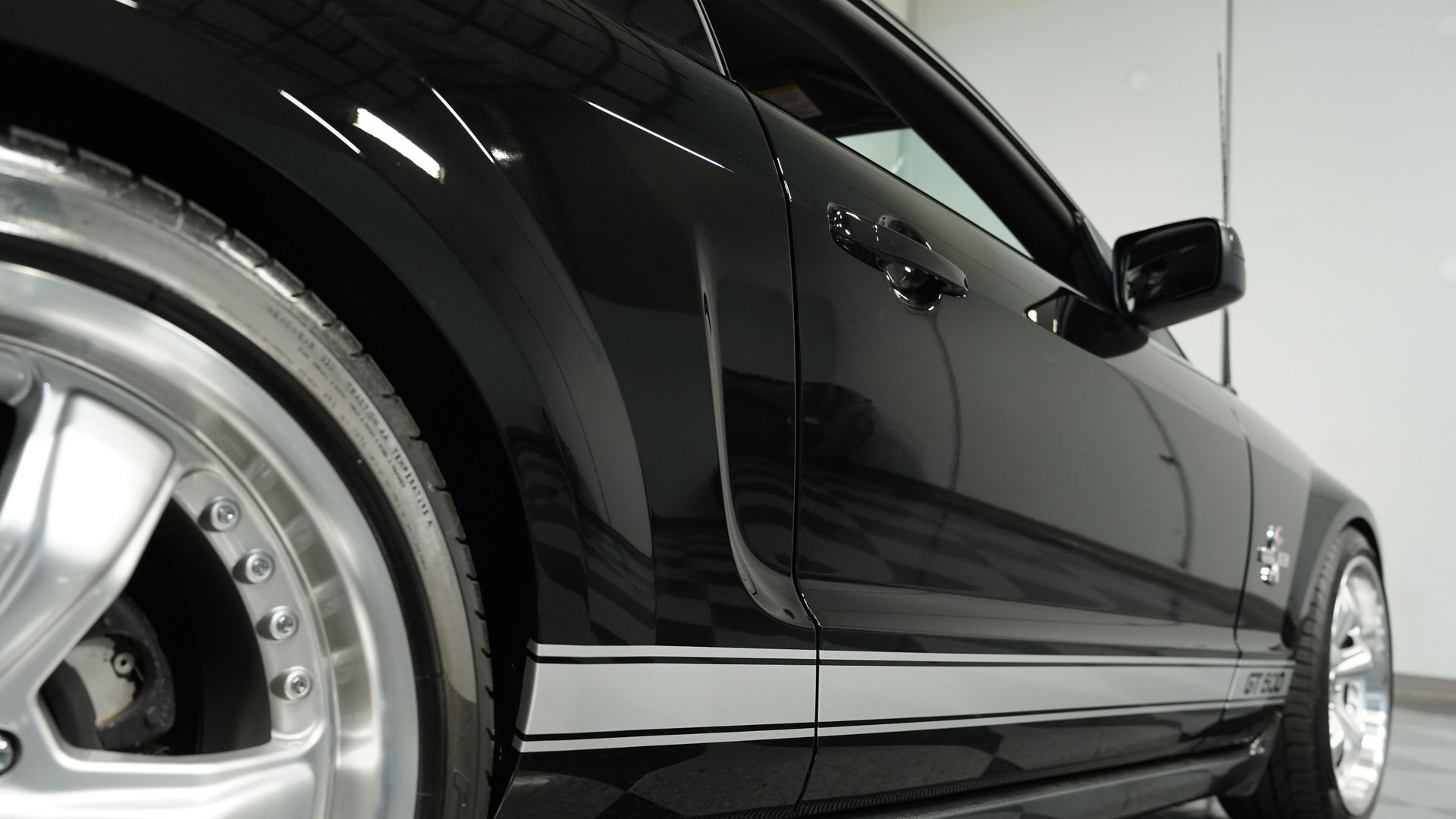Used 2007 Ford Mustang Shelby GT500 RWD image 22