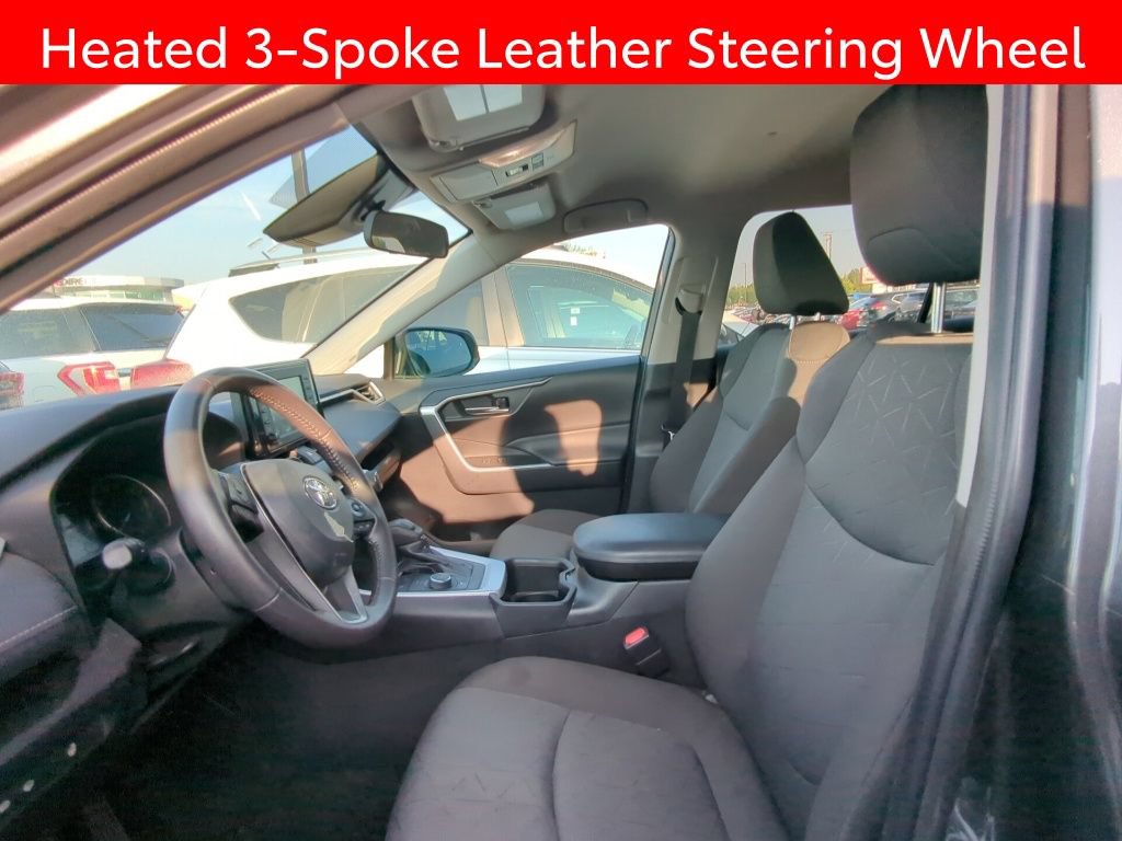 Used 2022 Toyota RAV4 XLE w/ XLE Grade Weather Package AWD/4WD image 6