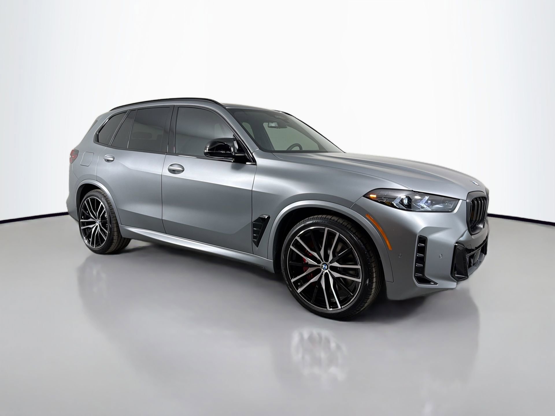 New 2026 BMW X5 M60i image 3