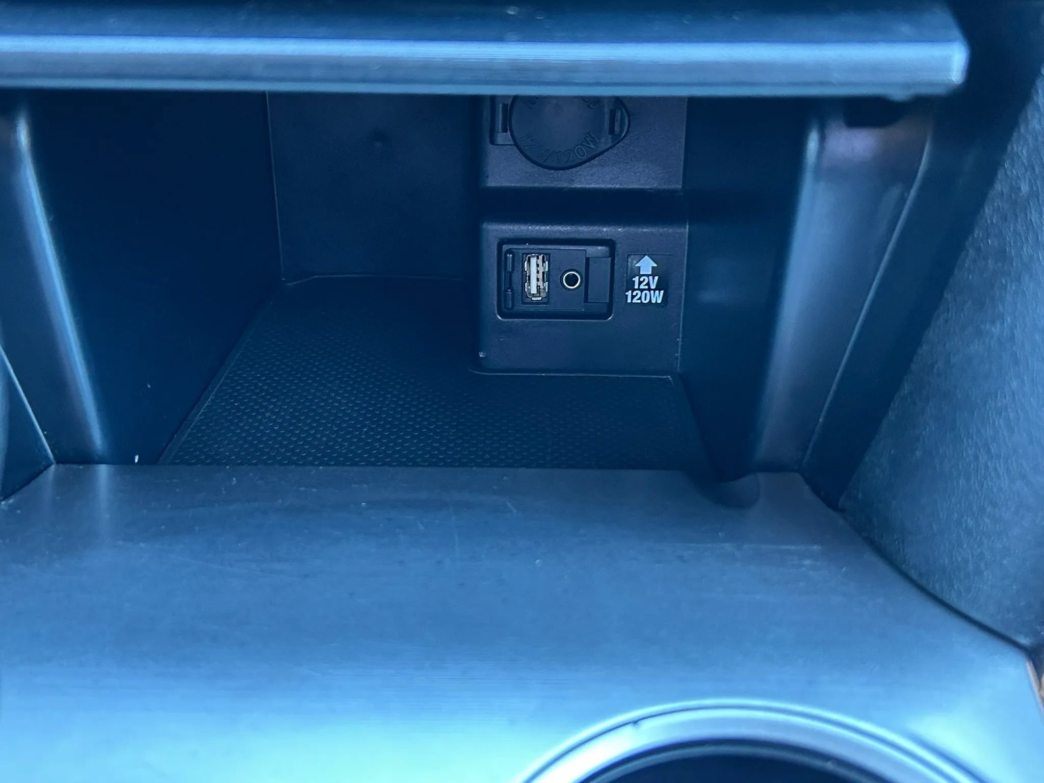 Used 2014 Toyota Camry SE FWD image 22