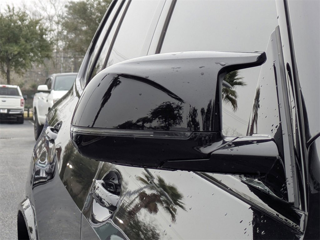 Used 2025 BMW X5 M Competition w/ Executive Package image 11