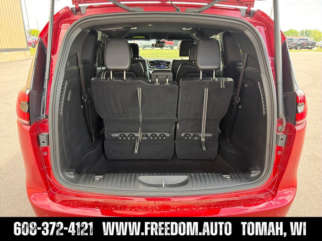 Used 2025 Chrysler Pacifica Select FWD image 29