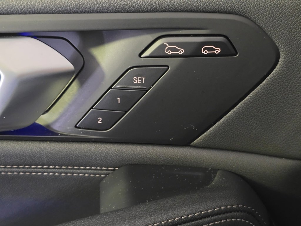 Certified 2023 BMW X6 xDrive40i w/ Premium Package image 10