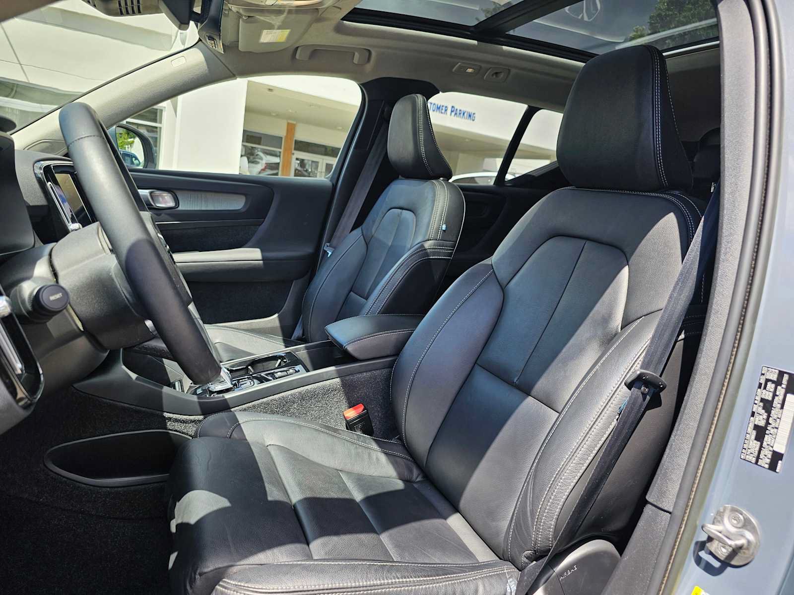Certified 2023 Volvo XC40 B5 Plus w/ Protection Package Premier AWD/4WD image 21