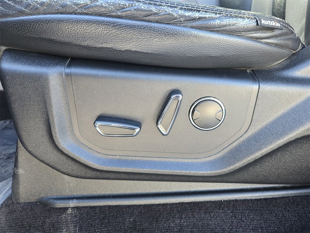 Used 2016 Ford F150 XLT w/ Equipment Group 302A Luxury image 14