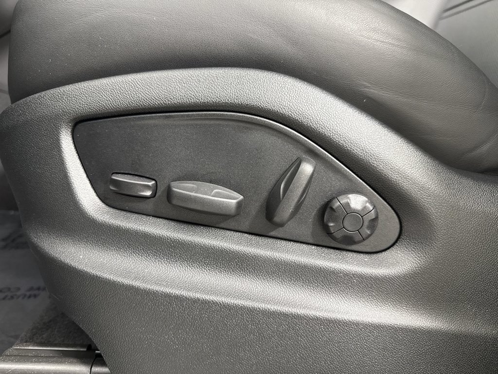 Certified 2025 Porsche Cayenne S AWD/4WD image 40