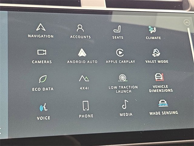 Certified 2025 Land Rover Discovery Dynamic SE image 21