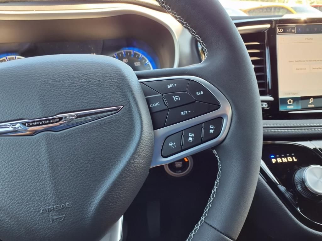 New 2026 Chrysler Pacifica Select image 23