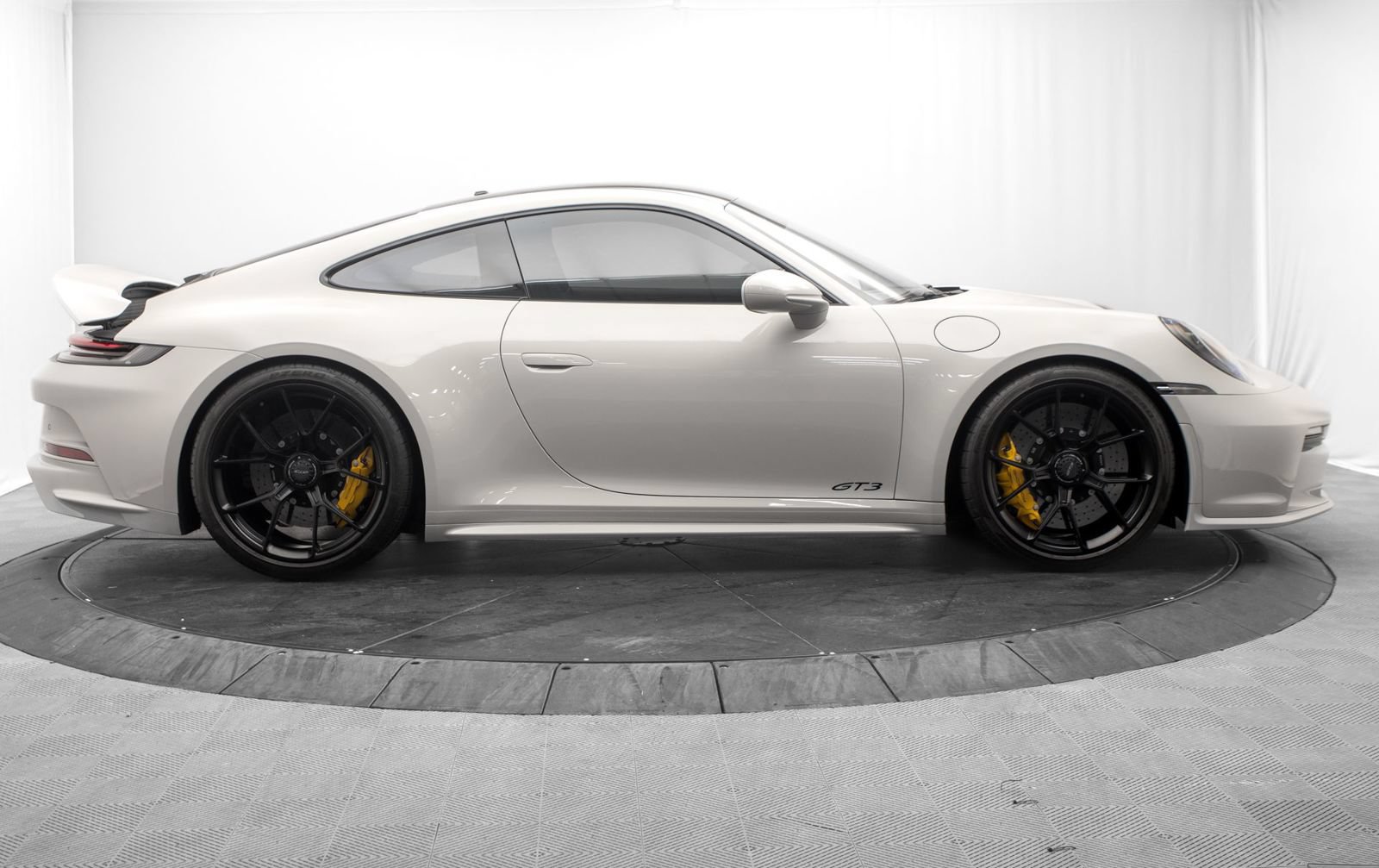 Used 2022 Porsche 911 GT3 RWD image 8
