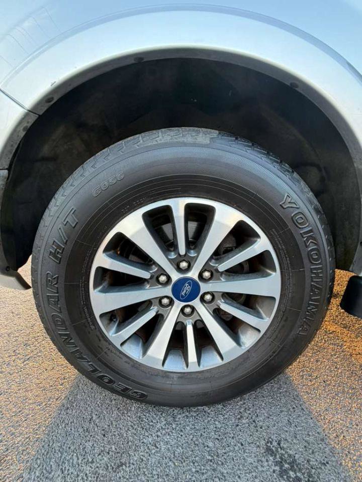 Used 2017 Ford Expedition EL XLT image 31