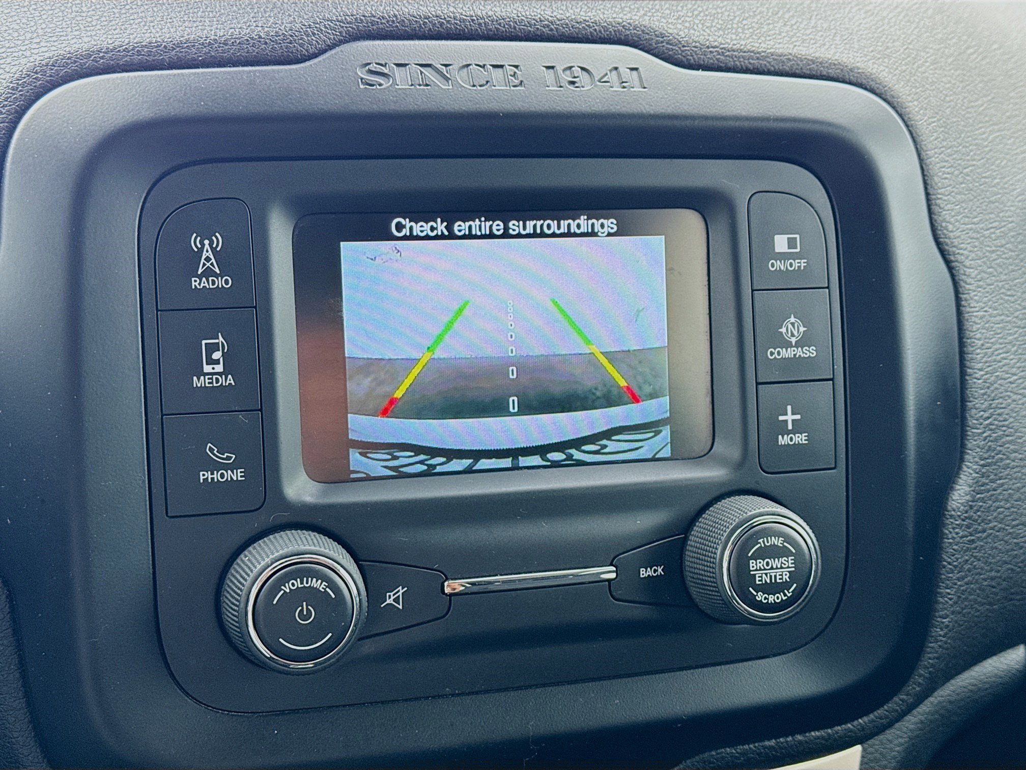 Used 2015 Jeep Renegade Latitude image 10