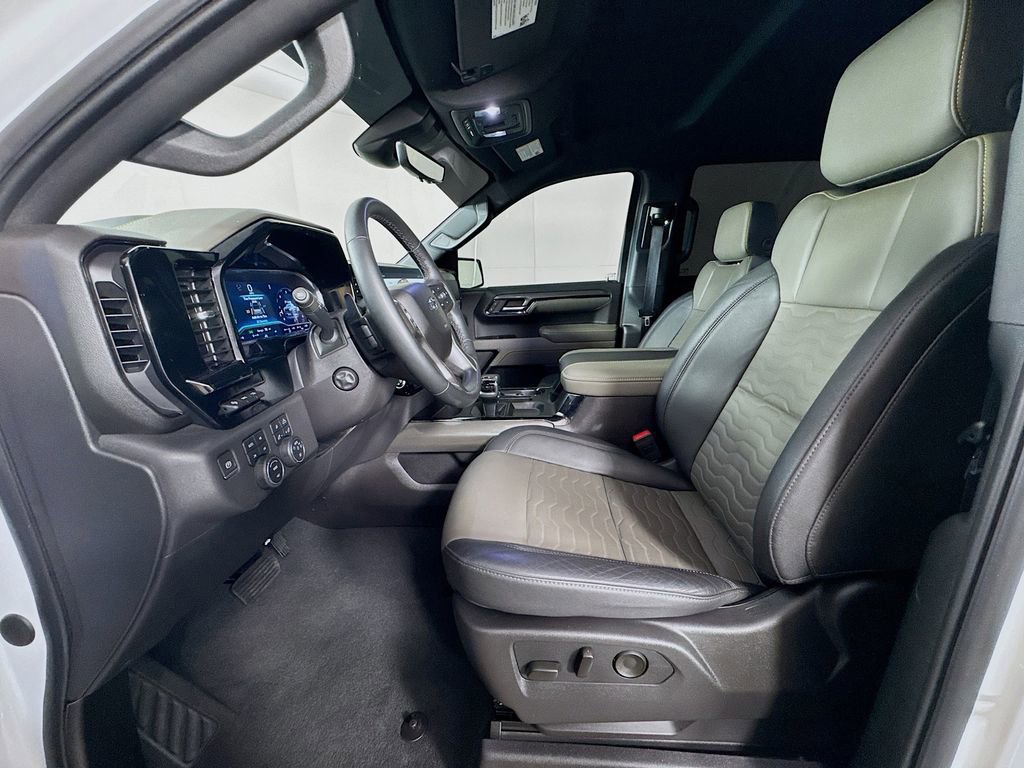 Used 2024 Chevrolet Silverado 1500 ZR2 w/ Technology Package image 23