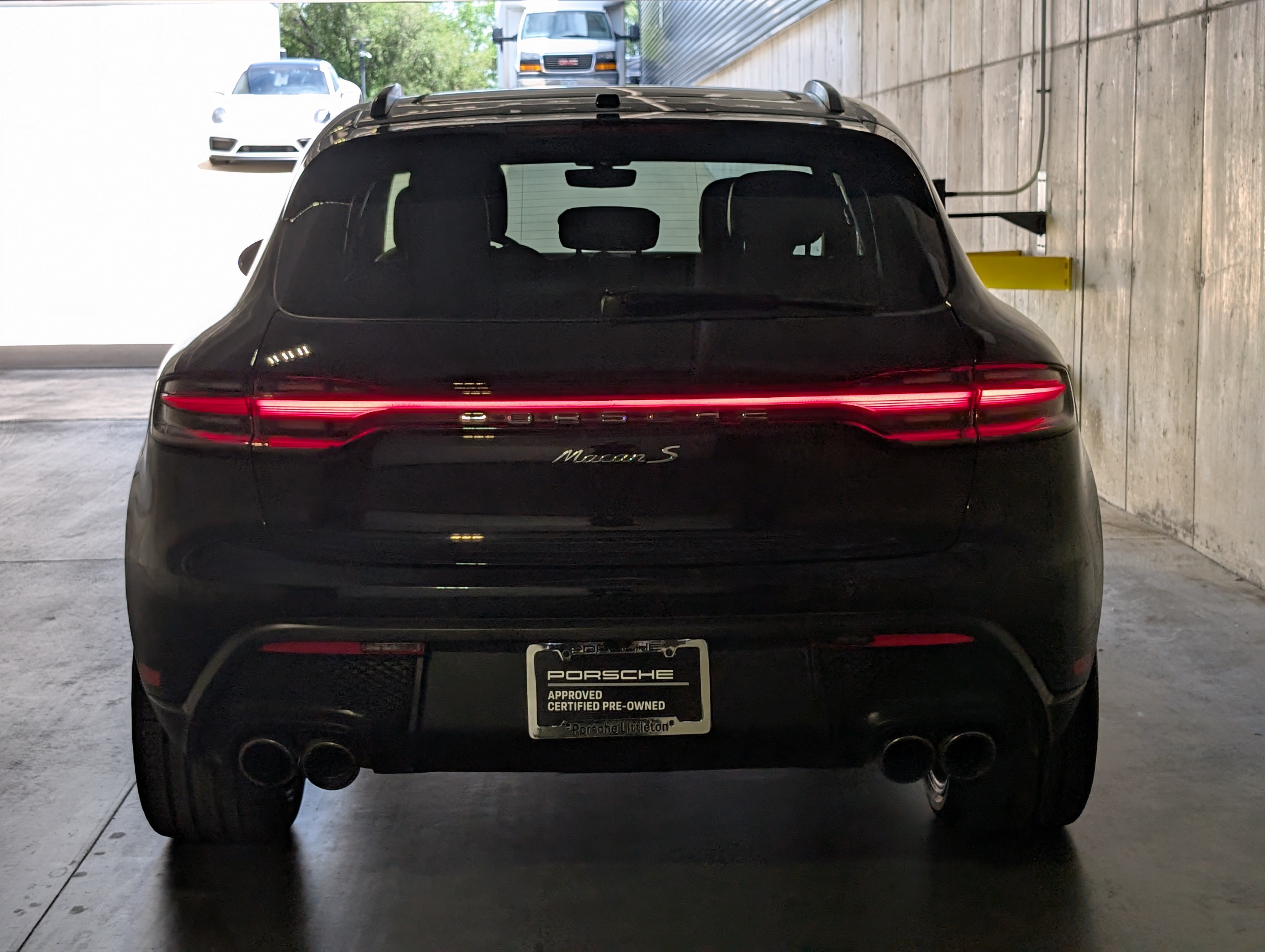 Certified 2022 Porsche Macan S AWD/4WD image 8