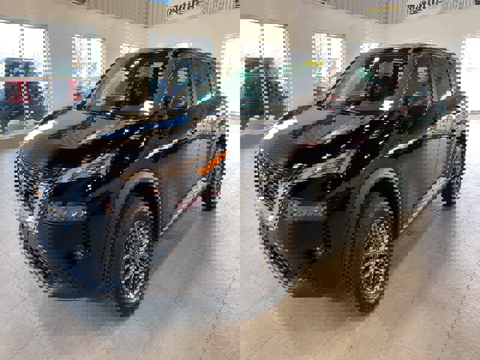 Used 2023 Nissan Rogue S image 1