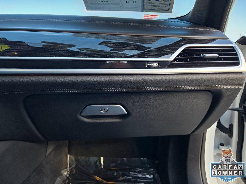 Used 2022 BMW 750i xDrive w/ Executive Package image 62