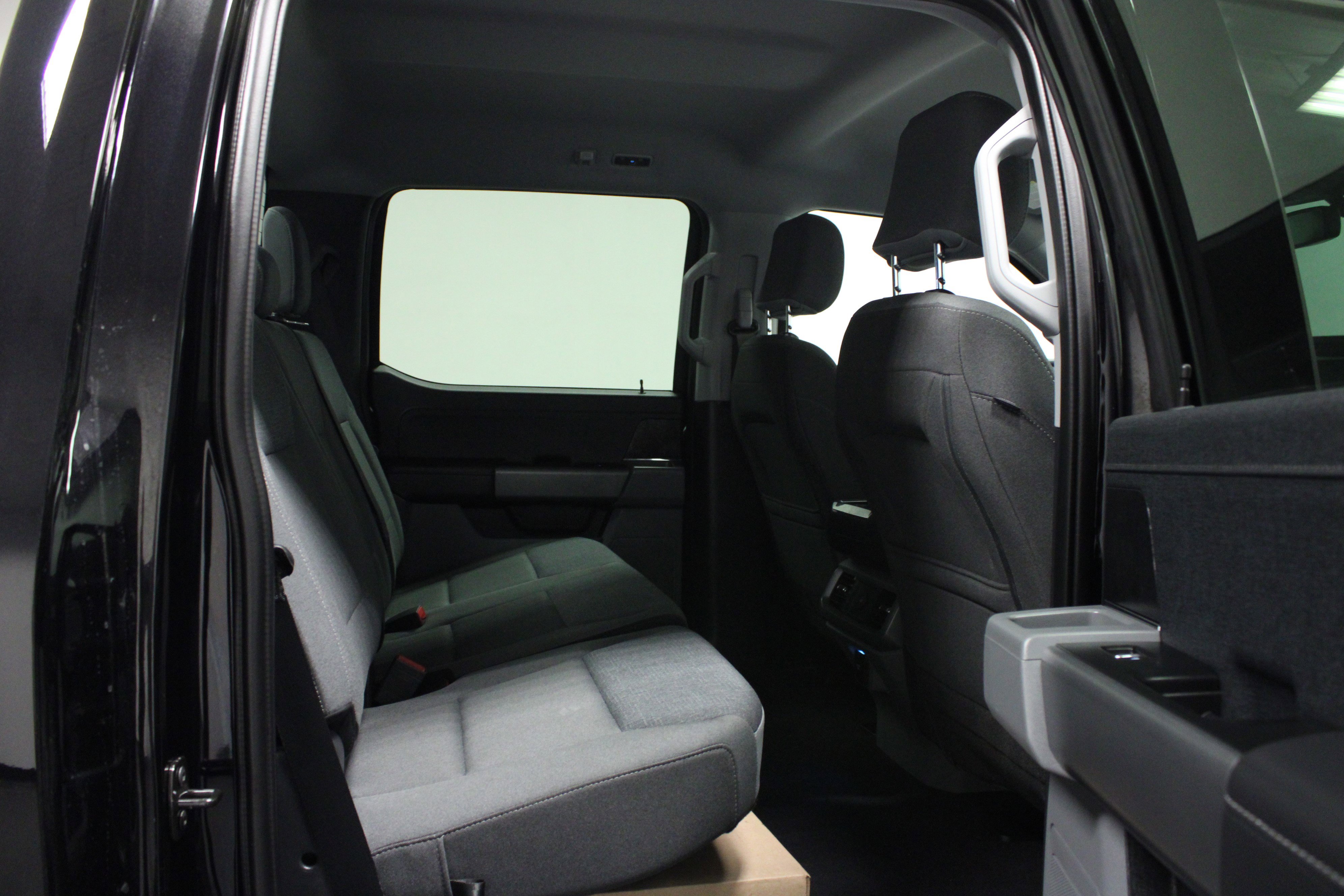 Used 2025 Ford F150 Lightning XLT AWD/4WD image 15