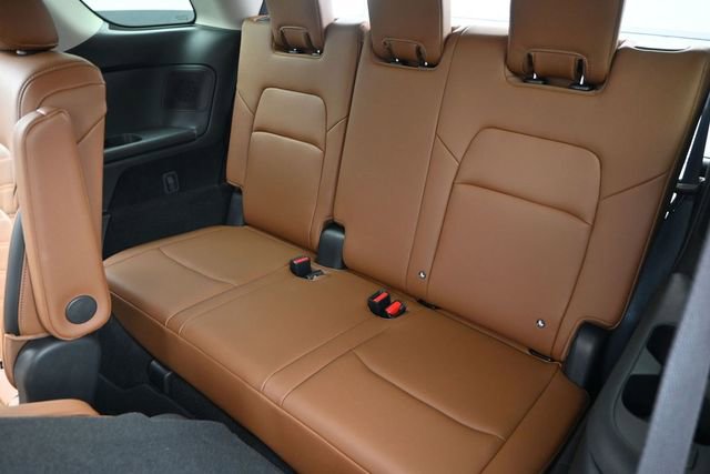 Used 2025 Nissan Pathfinder Platinum AWD/4WD image 14