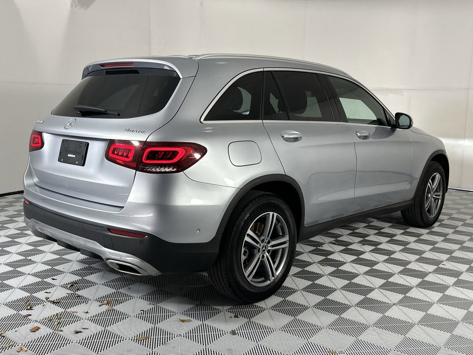 Used 2022 Mercedes-Benz GLC 300 4MATIC w/ Premium Package Lite image 8