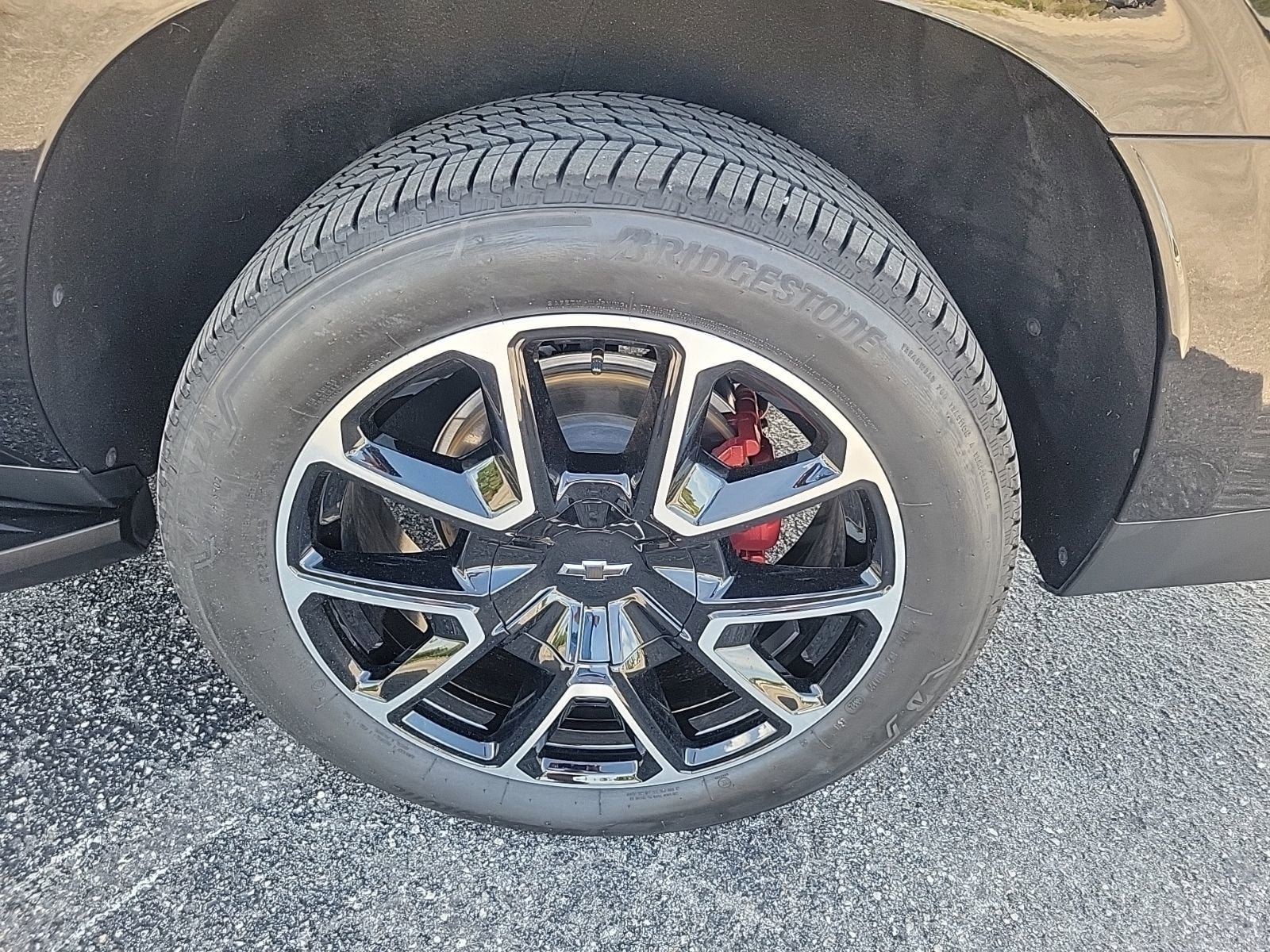 Used 2024 Chevrolet Suburban RST w/ Luxury Package RWD image 8