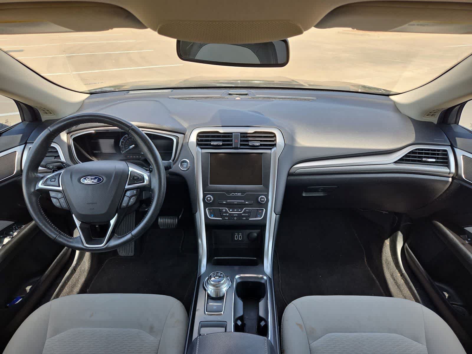 Used 2019 Ford Fusion SE w/ Equipment Group 151A FWD image 14