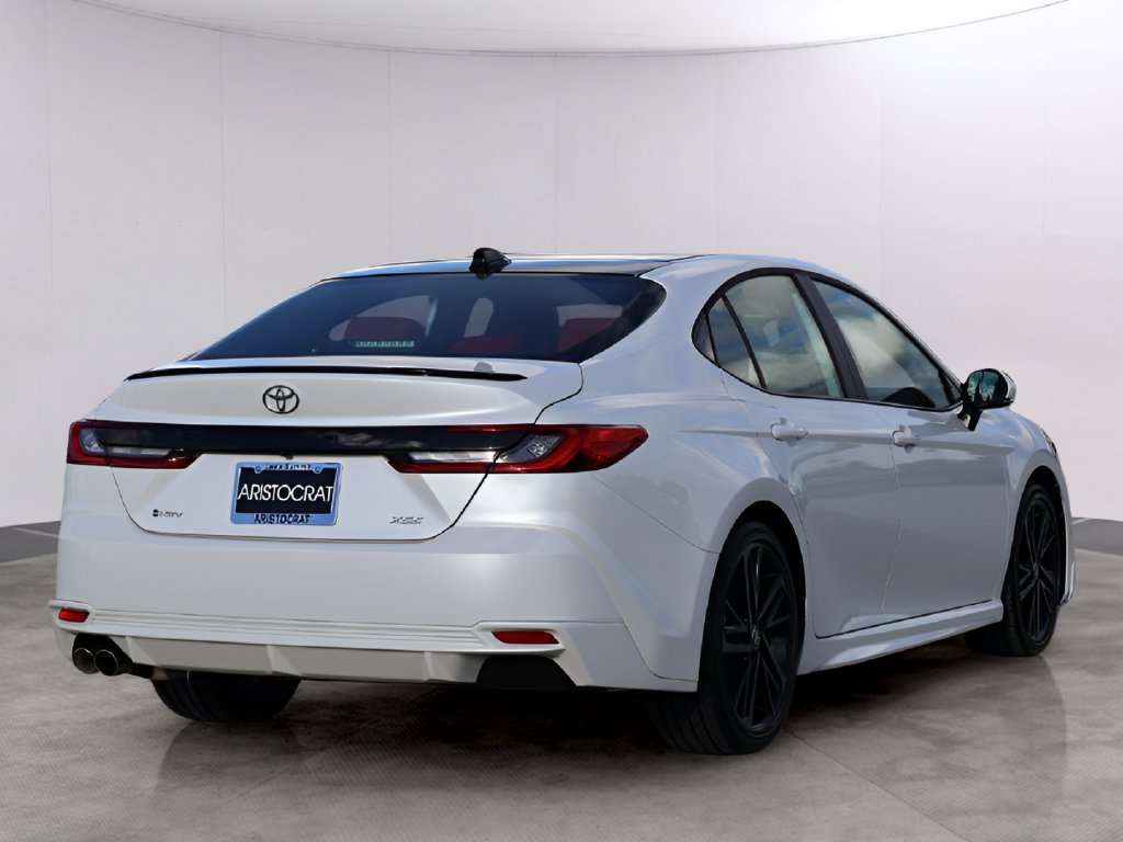 Used 2025 Toyota Camry XSE FWD image 7