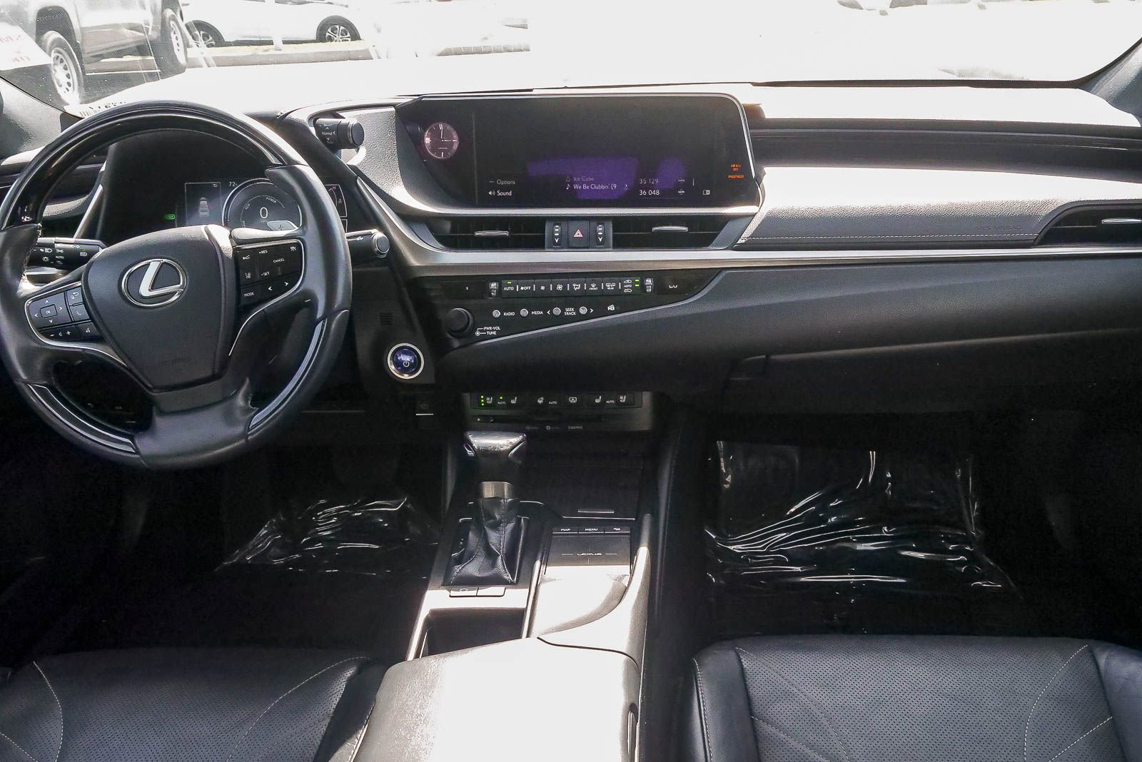 Used 2019 Lexus ES 300h w/ Accessory Package 2 image 11