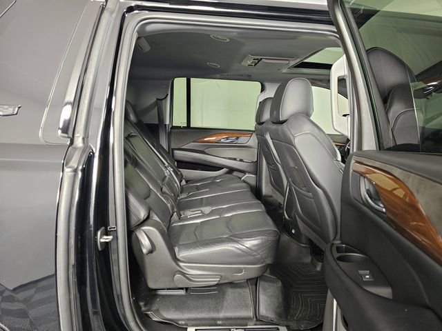 Used 2019 Cadillac Escalade ESV Luxury image 13