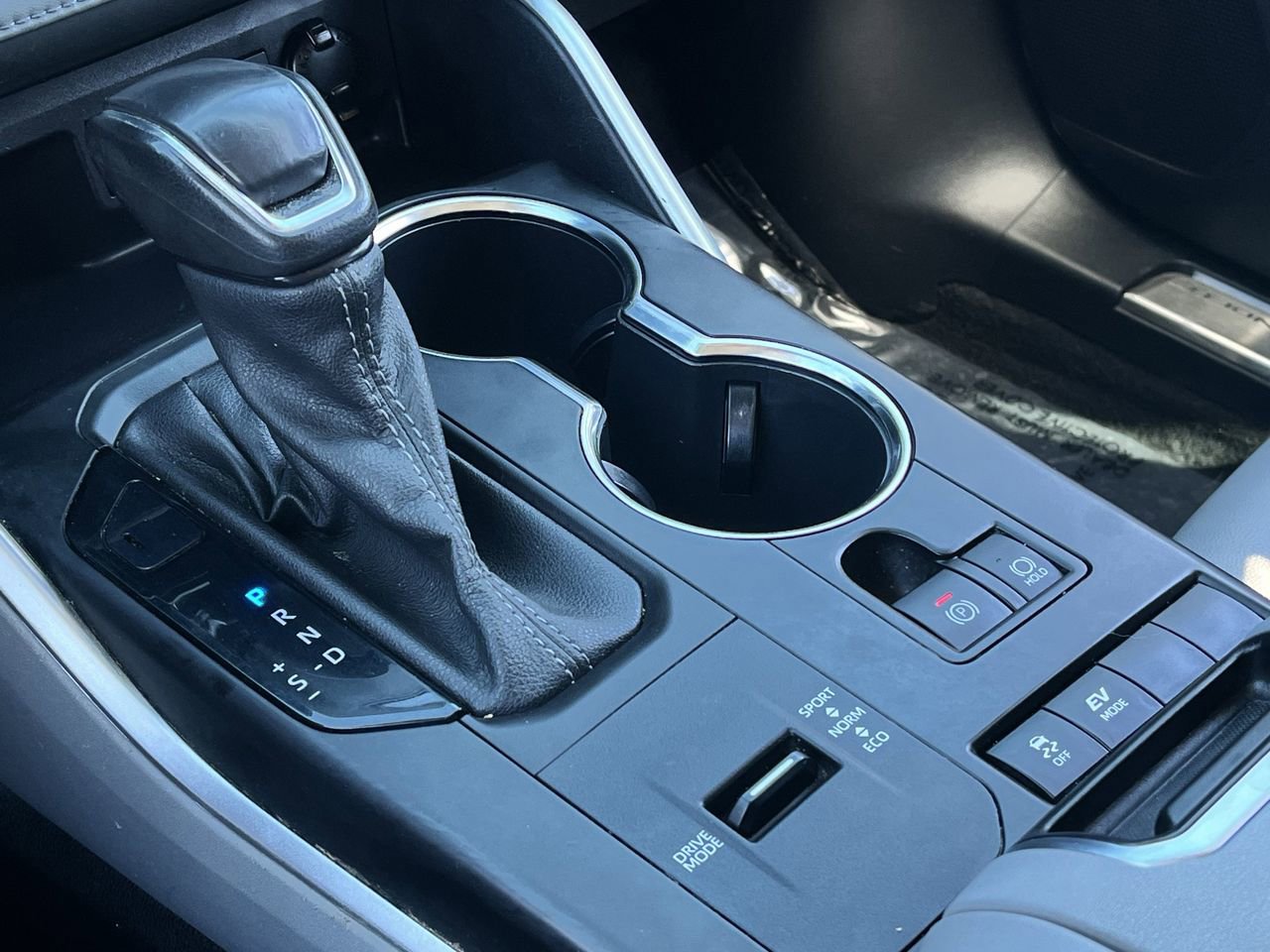 Used 2022 Toyota Highlander XLE image 17