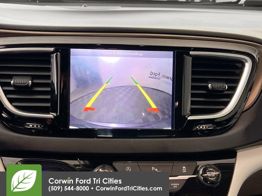 Used 2018 Chrysler Pacifica Touring-L Plus image 21