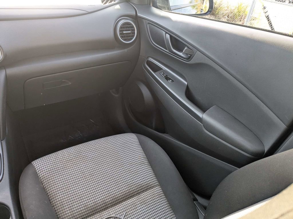 Used 2021 Hyundai Kona SEL w/ Cargo Package FWD image 17