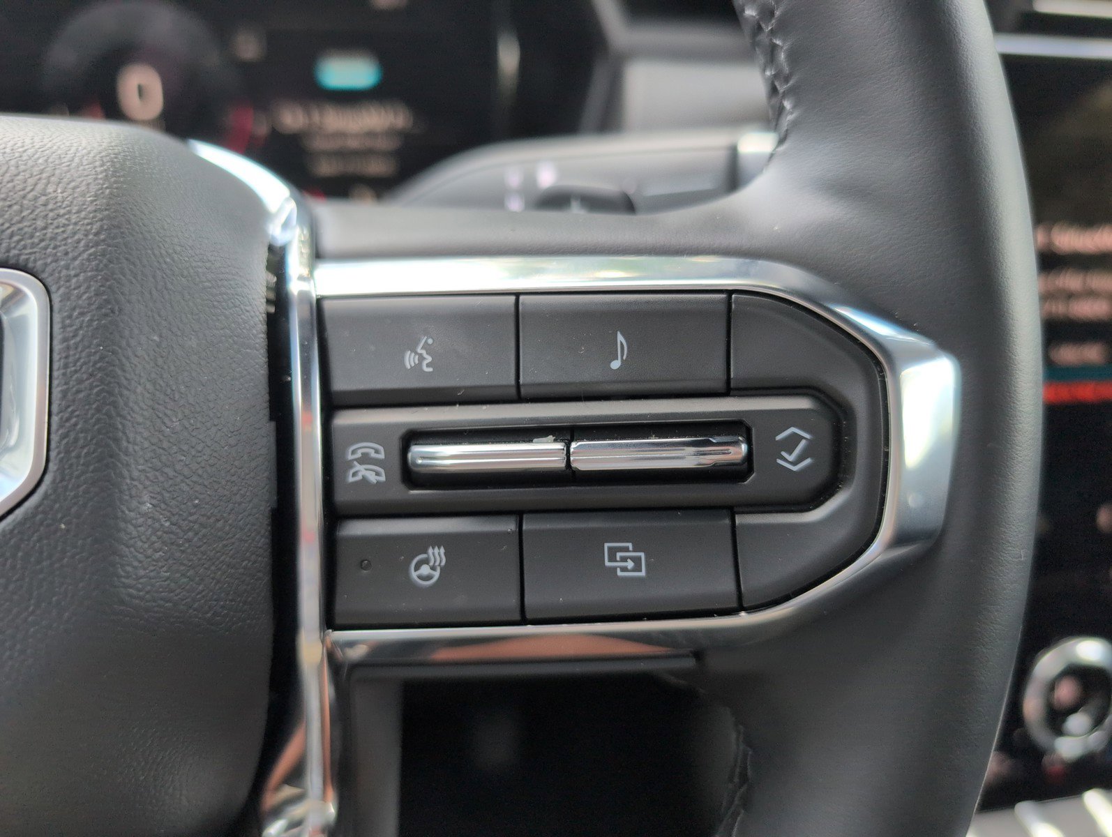 Used 2025 GMC Terrain Elevation image 22