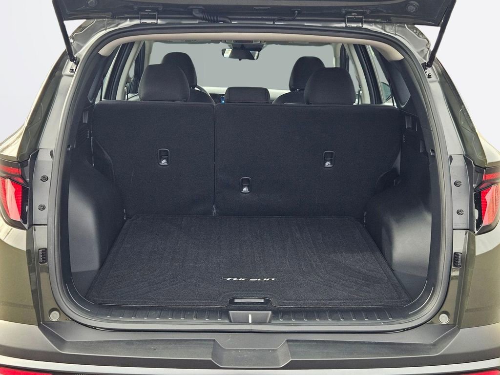 Certified 2025 Hyundai Tucson SE image 25