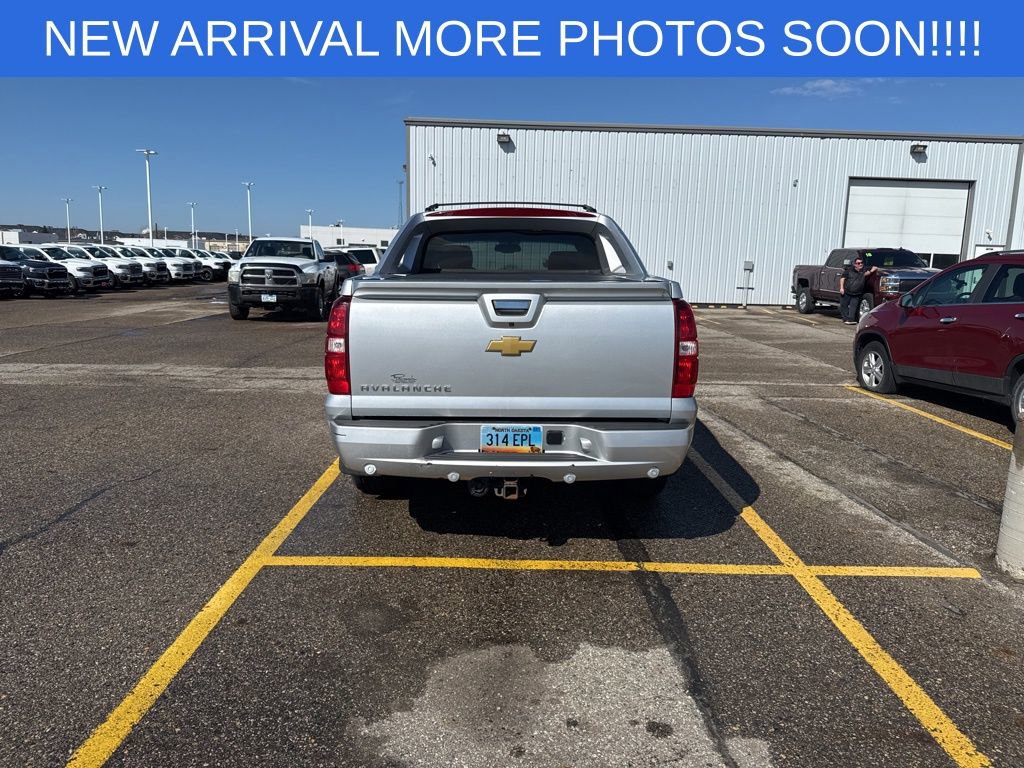Used 2013 Chevrolet Avalanche LTZ AWD/4WD image 7