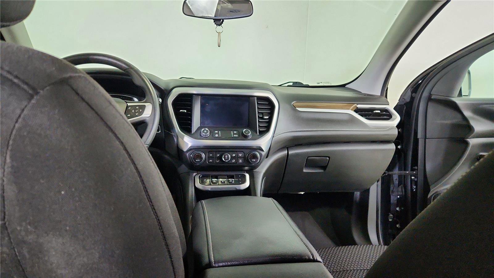 Used 2023 GMC Acadia SLE w/ Driver Convenience Package image 19