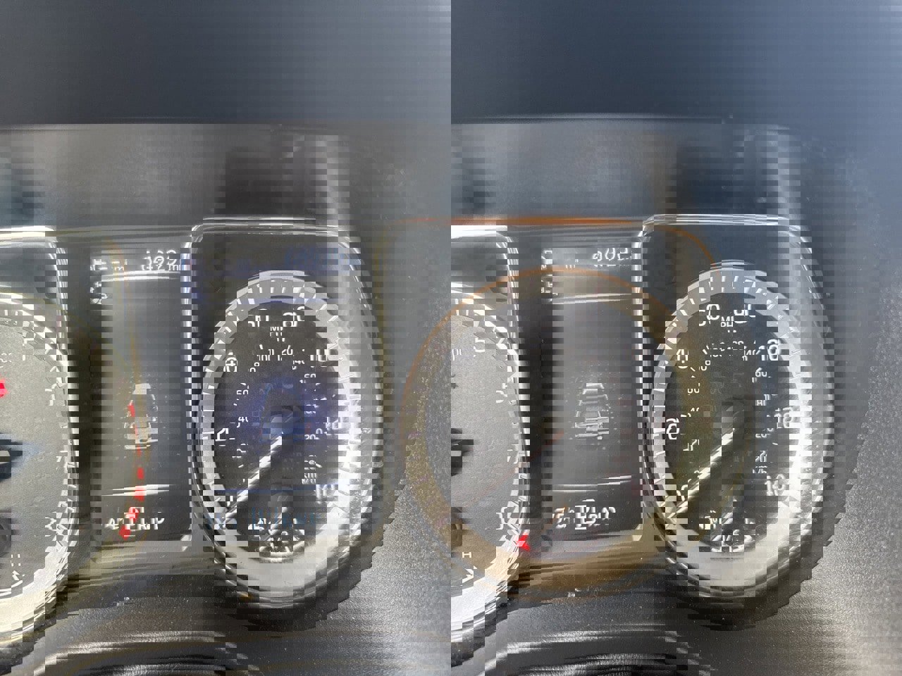 Used 2018 Nissan Titan SV w/ SV Convenience Package image 13