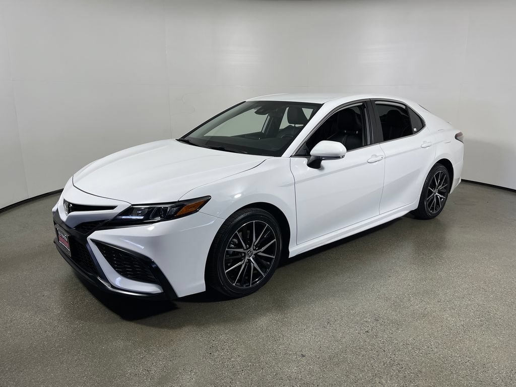 Used 2024 Toyota Camry SE FWD image 7