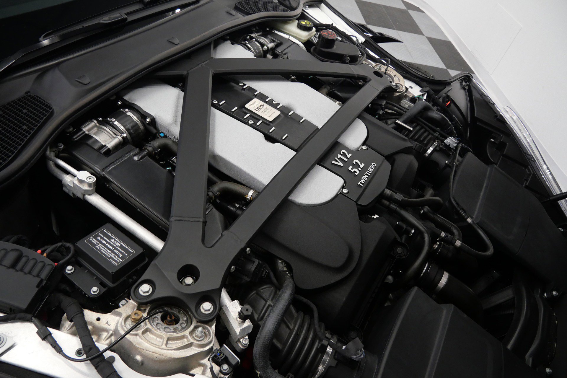 Used 2020 Aston Martin DBS Superleggera RWD image 45