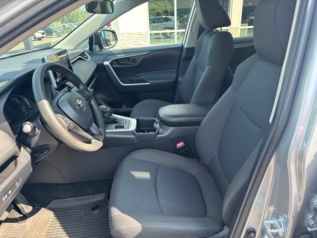 Used 2023 Toyota RAV4 LE AWD/4WD image 19