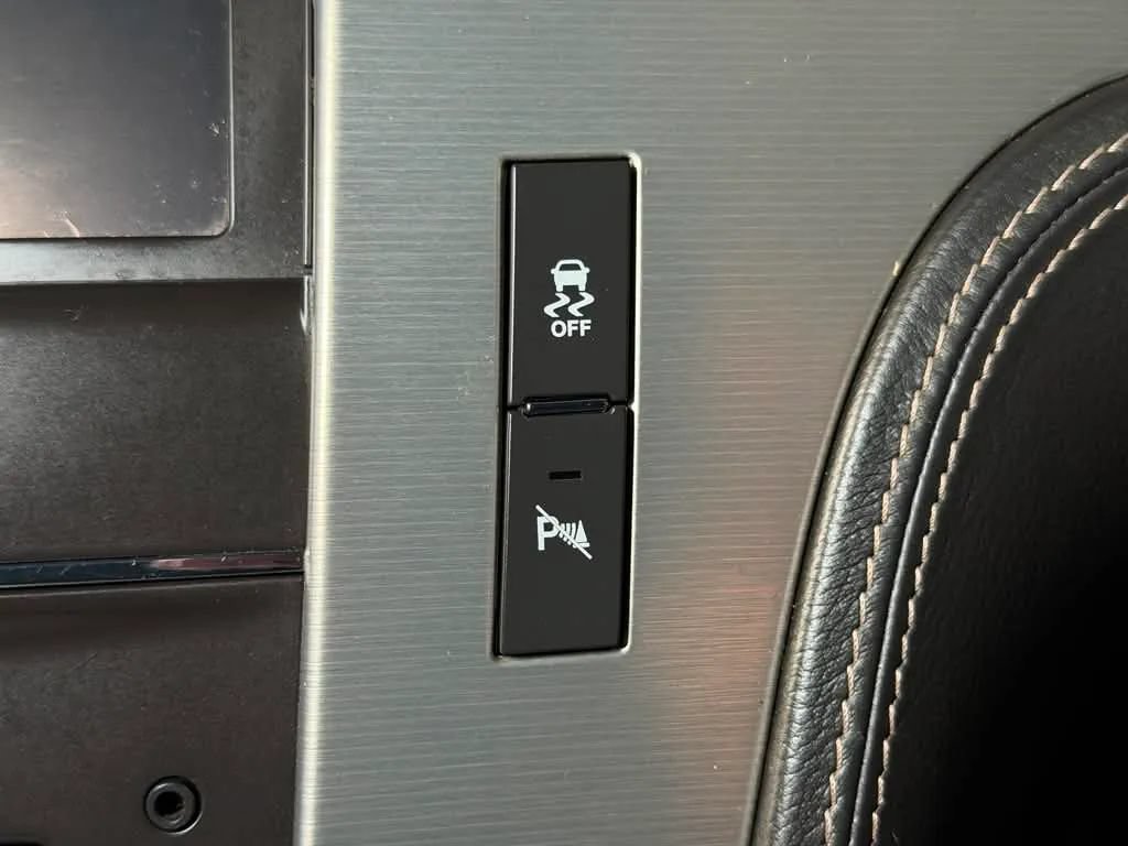 Used 2013 Cadillac Escalade ESV Platinum AWD/4WD image 43