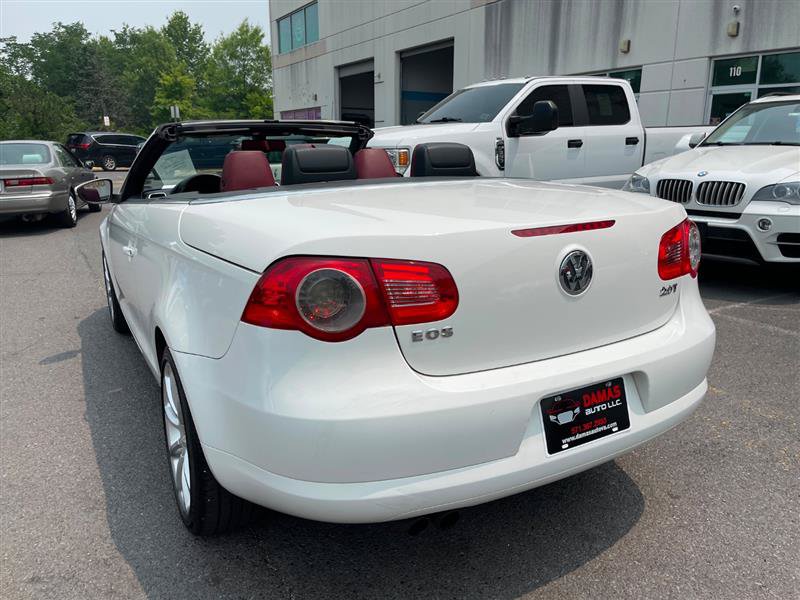 Used 2011 Volkswagen Eos Lux FWD image 6