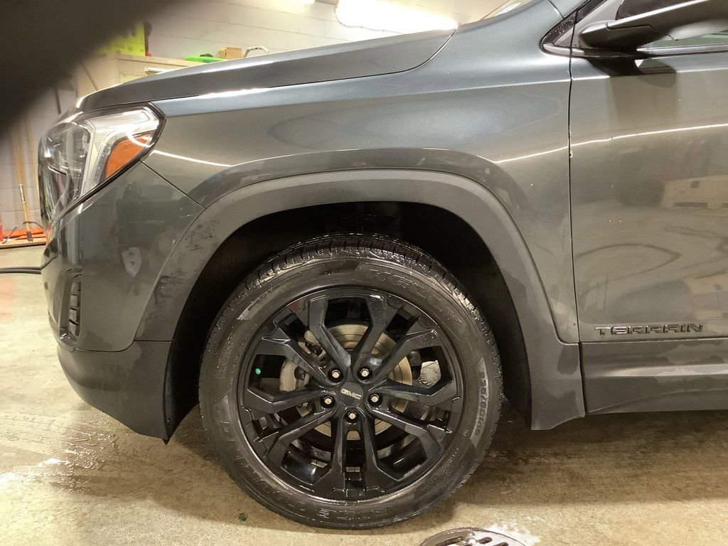 Used 2021 GMC Terrain SLE w/ Driver Convenience Package image 10
