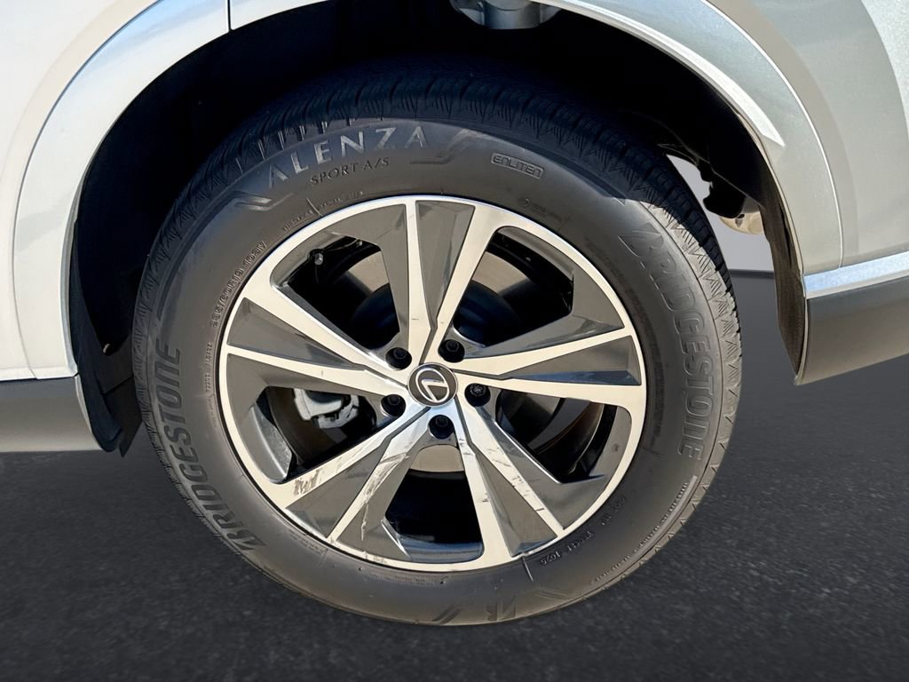 Used 2025 Lexus RX 350 Premium w/ Accessory Package (Z1) FWD image 31