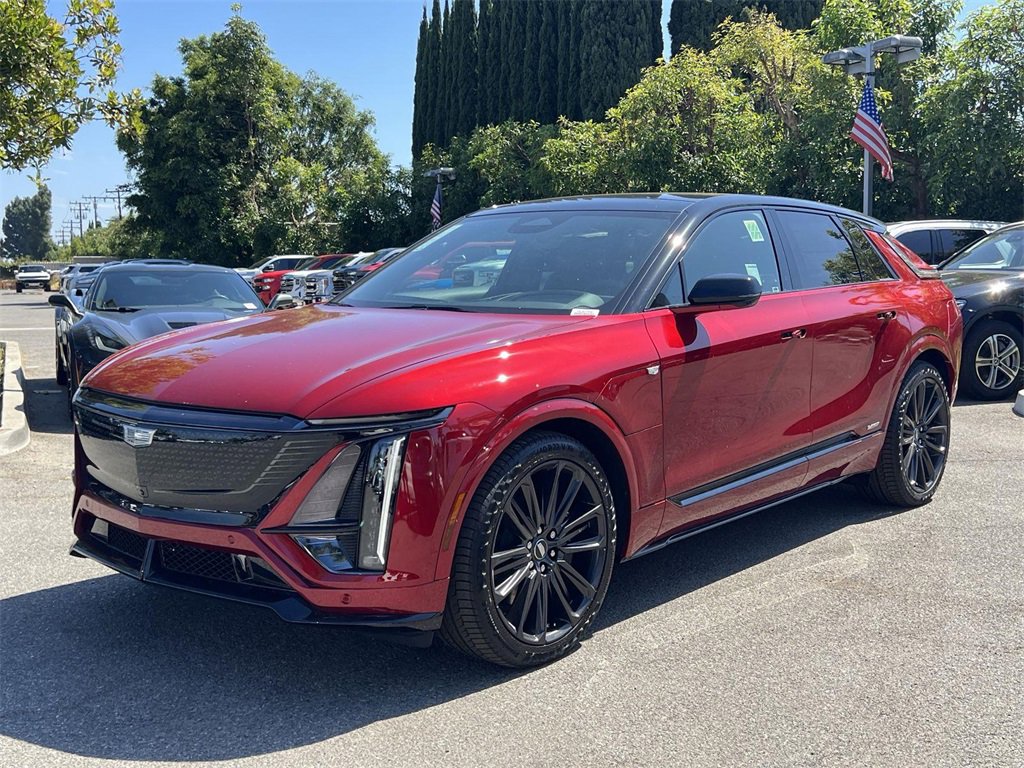 New 2026 Cadillac Lyriq V image 8