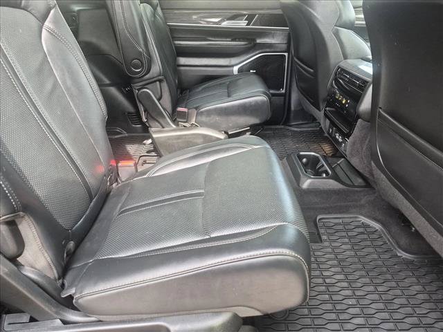 Used 2022 Jeep Wagoneer Series III w/ Premium Group I AWD/4WD image 22