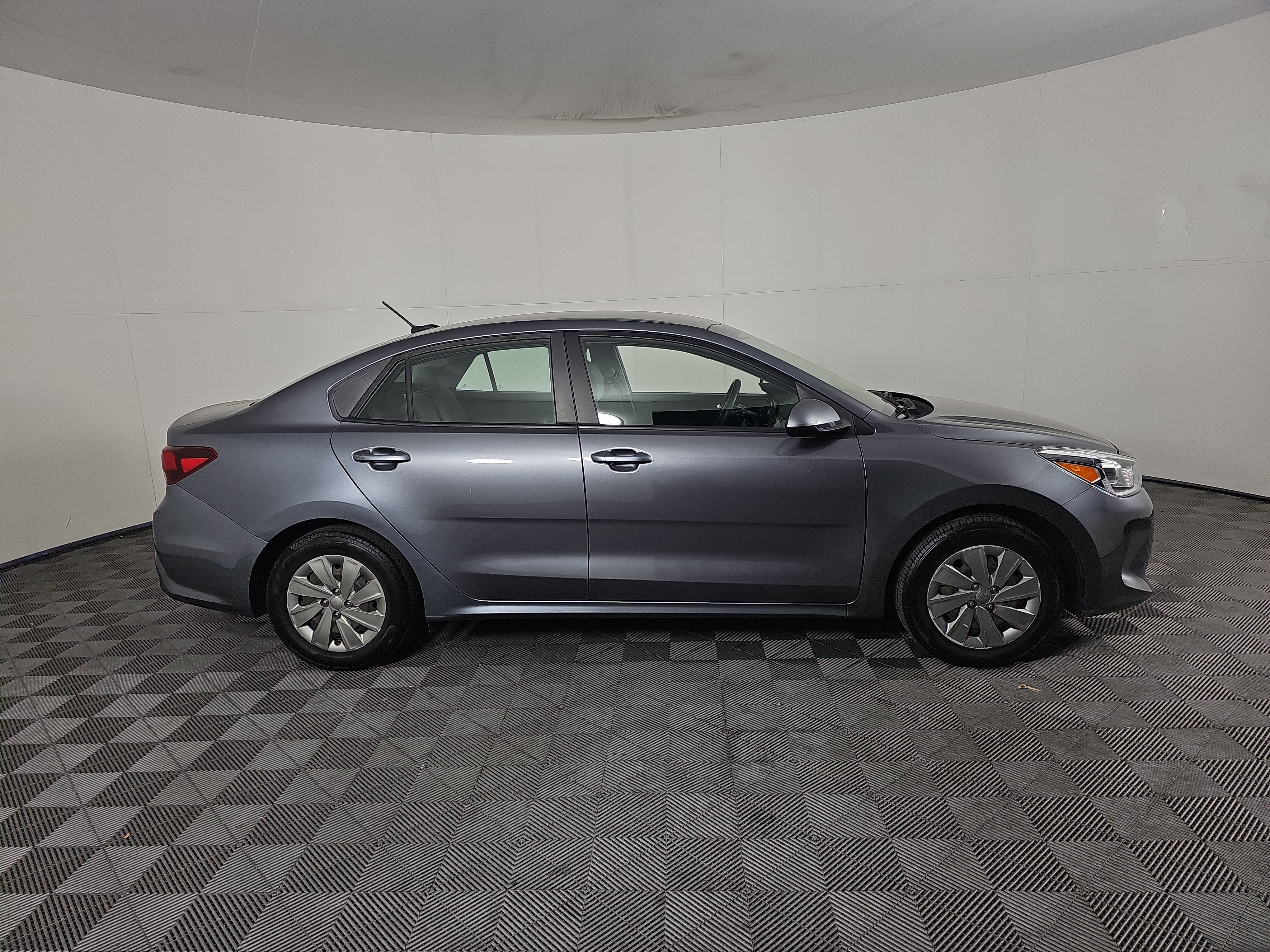 Used 2019 Kia Rio S w/ Technology Package FWD image 3
