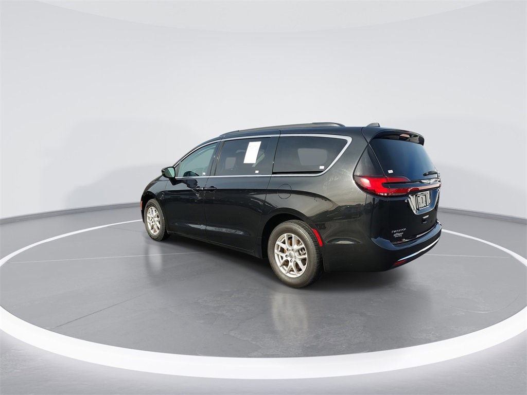 Used 2022 Chrysler Pacifica Touring-L image 6