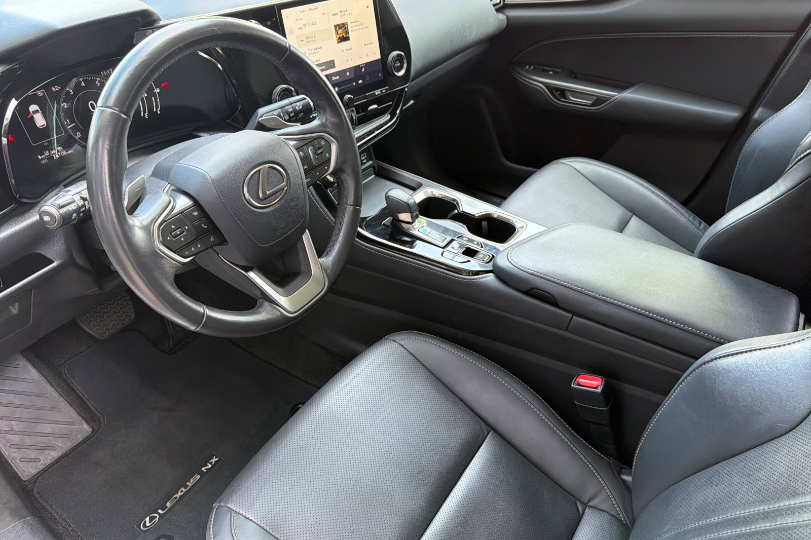 Used 2024 Lexus NX 350 AWD image 11