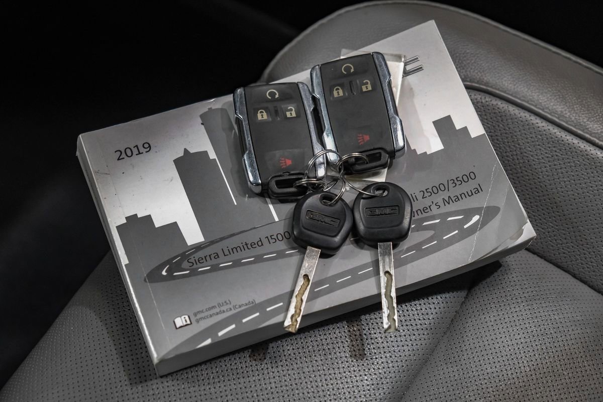 Used 2019 GMC Sierra 3500 SLT w/ Duramax Plus Package AWD/4WD image 60