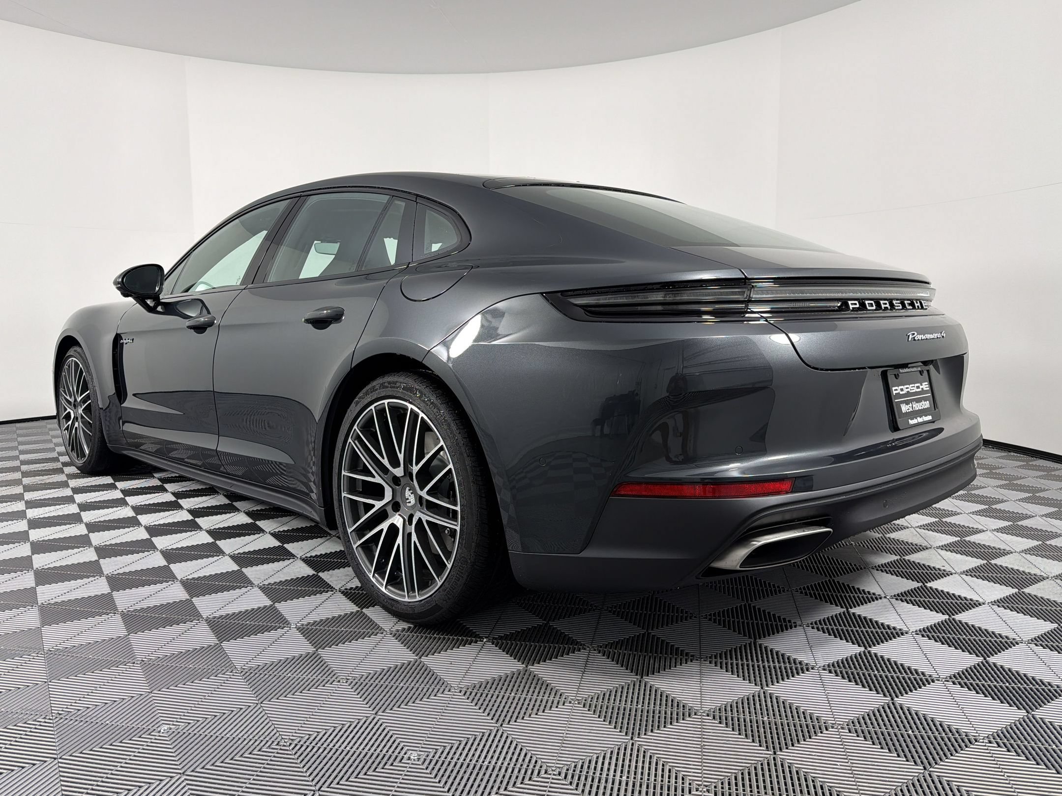 New 2026 Porsche Panamera 4 AWD/4WD image 3